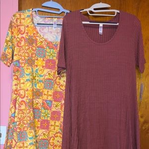 2 TWO Lularoe Perfect T.no split up